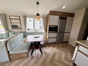 Diner- click for photo gallery